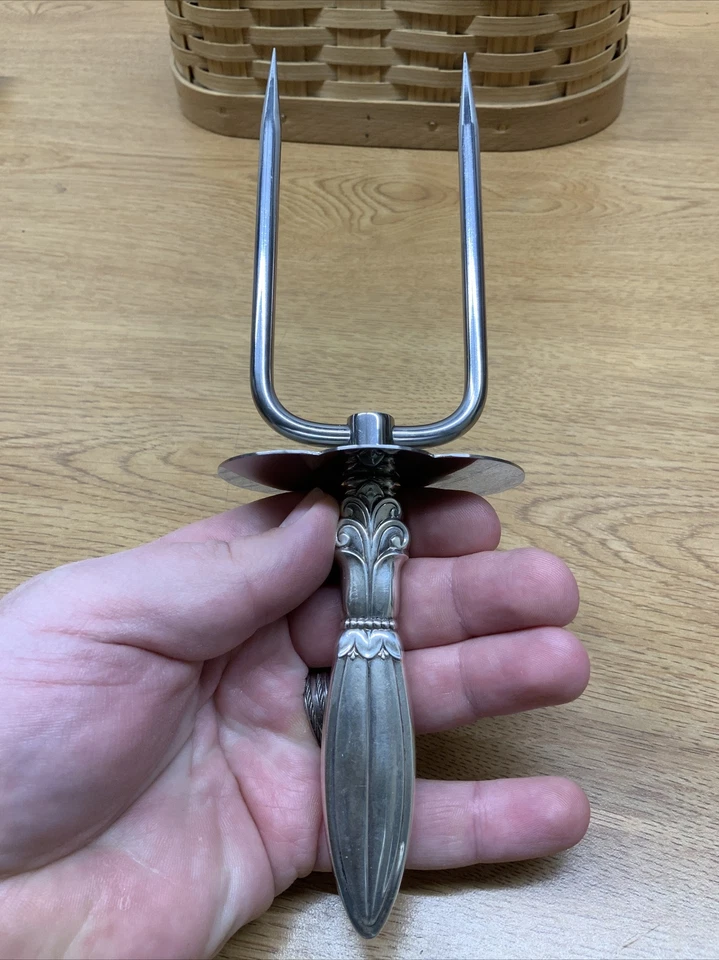 Tenedor para tallar carne/asado grande vintage de plata de ley Foto 1 de 4