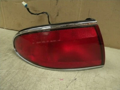 Luz trasera de fábrica Buick Century 2002 conjunto de luz de freno del lado del conductor izquierdo Foto 1 de 4