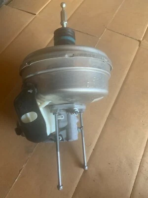 Audi A6 Premium Plus 2013 2,0 L freno cilindro maestro refuerzo depósito de líquido OEM Foto 1 de 4