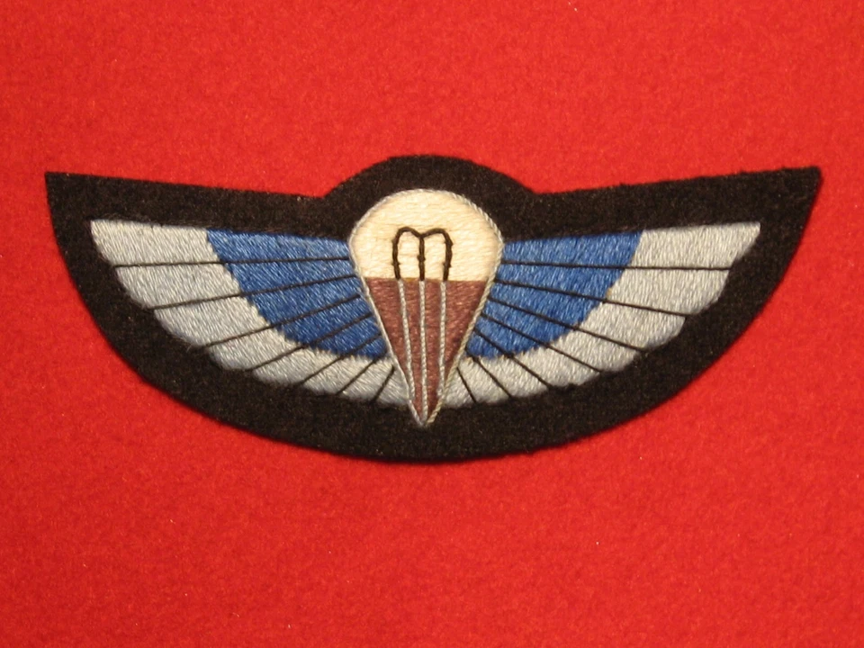 BRITISH SPECIAL FORCES SAS SPECIAL AIR SERVICE BLUE PADDED WINGS BADGE - Image 1 of 1