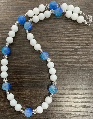 Collar de cristal craquelado azul y ágata blanca de 18" Foto 1 de 4