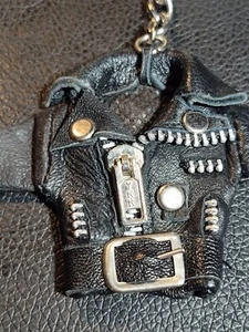 Mini schwarze Lederjacke Schlüsselanhänger. Biker Punk Rocker Schlüsselring ca. 4x4" Neu ohne Etikett - Bild 1 von 10