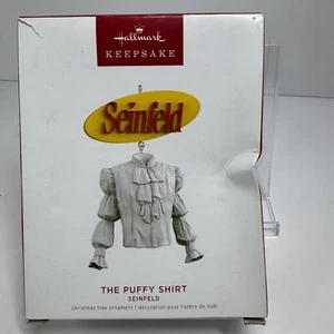 Nuova camicia Hallmark Keepsake 2022 Seinfeld The Puffy ornamento nuova con scatola - Foto 1 di 6
