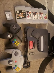 Nintendo 64 Konsole System Bundle mit Controllern, Kabeln Expansion Pak & Spielen - Bild 1 von 14
