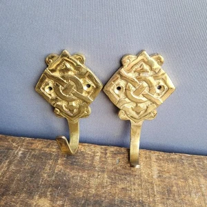 Set Of 2 Ornate Brass Wall Hooks Coat Hooks Jewellery Accessories Vintage - Picture 1 of 4