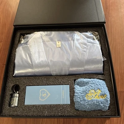 Sabrina Carpenter Short n Sweet VIP Merch Bundle - Size Medium NEW - Image 1 of 4