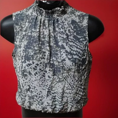 NUEVO CON ETIQUETAS Blusa Artística Express Gris Chifón Estampado Animal Concha + Cuello Calzoncillo Talla M Foto 1 de 4
