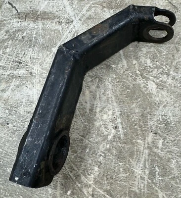 Верхний рычаг поперечного рычага передней подвески Triumph TR2 - TR3A, RF/LR - Изображение 1 из 4