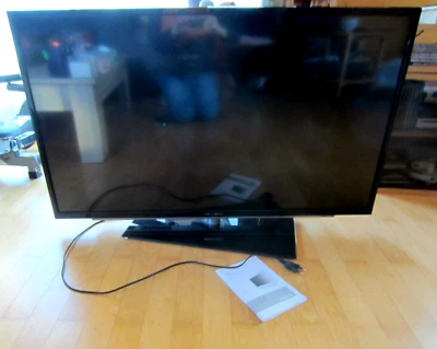 Grundig LCD TV 47 VLE 984 BL defekt - Bild 1 von 4