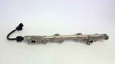 TUBO DE RIEL DE COMBUSTIBLE DEL MOTOR INFERIOR DERECHO CON SENSOR 89458-30011 OEM 2013-2015 LEXUS GS350 Foto 1 de 4