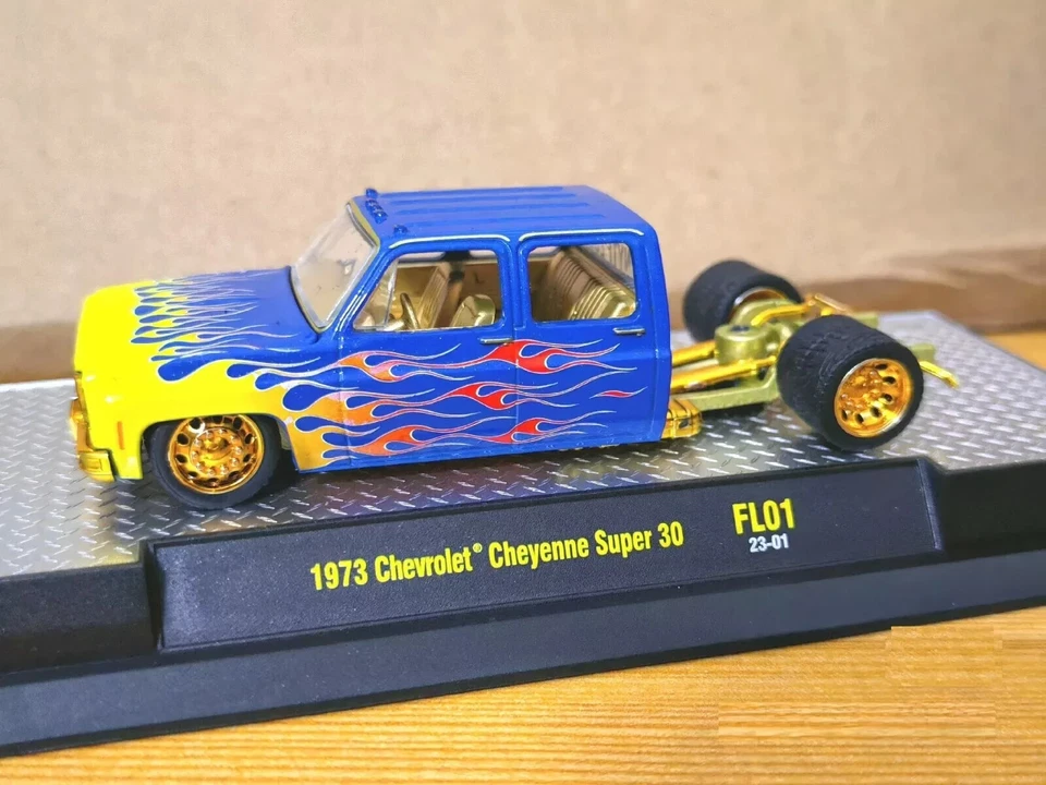 CHASE ! M2 Machines 1/64 1973 Chevrolet Cheyenne Super 30 Diecast Model Car-Gold - Image 1 of 4