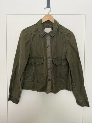 Chaqueta corta Anthropologie Hei Hei para mujer talla S verde militar abotonada ligera Foto 1 de 4