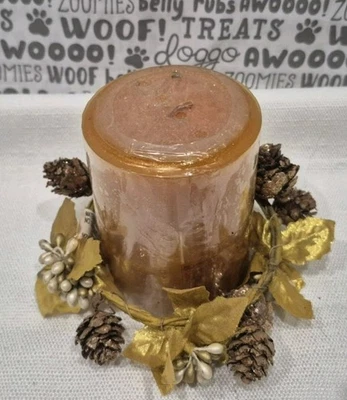 Vela perfumada ámbar almizcle del muelle 1 con anillo de vela de cono de pino Foto 1 de 4