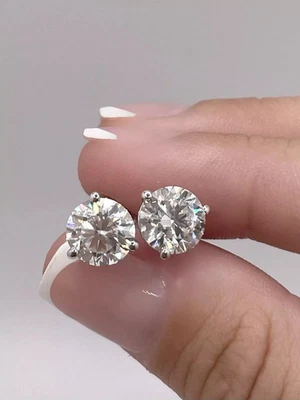 Pendientes Martini de diamantes de 14 k cultivados en laboratorio redondos E VVS2 4,00 quilates con certificación IGI Foto 1 de 4