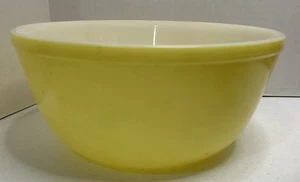 Vintage Pyrex Primary Color 4 Quart Yellow Mixing Nesting Bowl # 404 - Picture 1 of 9