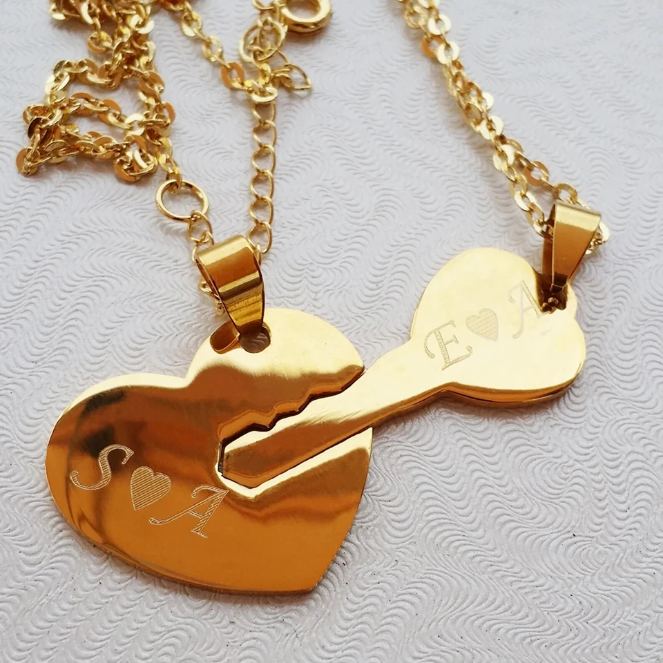 Collar Pareja Llave y Corazón - Colgante Nombre Personalizado para Él y Ella Regalo Foto 1 de 4