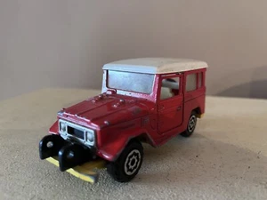 Toyota Majorette Red Land Cruiser ECH1/36 Play Worn White Roof & Yellow Base - Picture 1 of 4