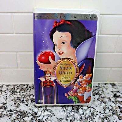 Platinum Edition Snow White & The Seven Dwarfs VHS 22253 - Image 1 of 4