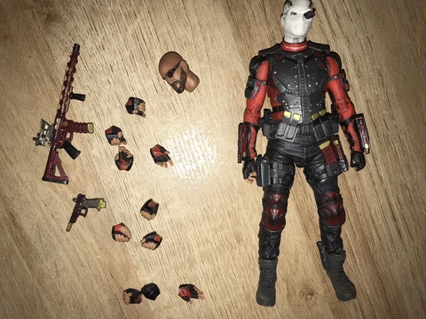 Mafex Deadshot No. 038 Suicide Squad Damaged /Complete Authentic Cover