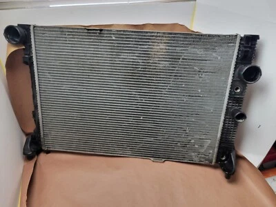 08-14 MONTAJE RADIADOR MERCEDES-BENZ C300 W204 OEM  Foto 1 de 4