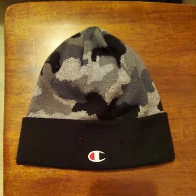 Champion Unisex Sombrero Tejido Gris Camuflaje Foto 1 de 2