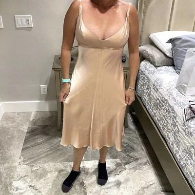 Vestido de noche formal con cuentas rosa Carmen Marc Valvo para mujer 8 Foto 1 de 4