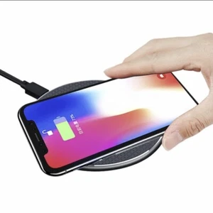 Great Wireless Charging Pad for iPhone and Android - Picture 1 of 6