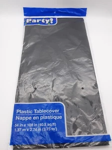 Cubierta de mesa de plástico negro / cumpleaños, graduación, etc / NUEVO, se envía al siguiente día hábil - Imagen 1 de 2
