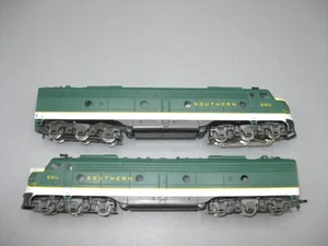 Rivarossi für Märklin HO modifiziert 1917 Br EMD E8 A+B Diesellok DEFEKT! #d931 - Bild 1 von 9
