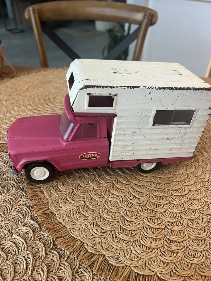 Mini camión cámper Tonka vintage prensa rosa juguete de acero Foto 1 de 4