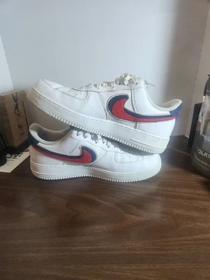 Talla 13 - Nike Air Force 1 07 LV8 Chenille Swoosh Foto 1 de 4