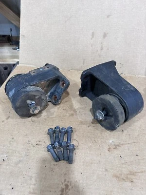 98-02 Dodge Ram 24 valve Cummins Motor Mounts 5.9L & HARDWARE - Image 1 of 4
