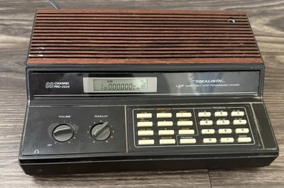 Realistic Vintage 60 Channel Pro-2024 AM/FM Direct Entry Programmable Scanner - Image 1 of 4
