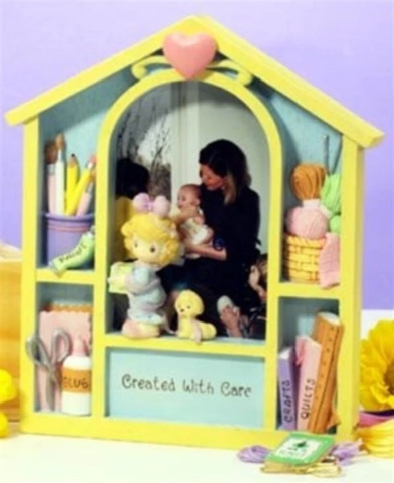 Caja de sombras 3D Precious Moments creada con cuidado 4 3,75 pulgadas x 3 en foto 751316 Foto 1 de 1