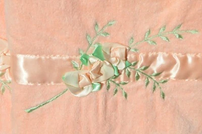 Vintage peach Avanti bath towel pair 48 1/2"x25" satin ribbon roses & embroidery - Image 1 of 4