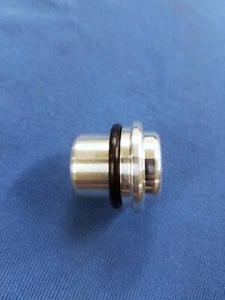 Modulador de transmisión TH350/TH400 enchufe de eliminación con orificio de vitón-- Turbo 350/400 - Imagen 1 de 3