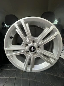 #3) 17” SILVER FORD MUSTANG 2010-2014 OEM Factory Original Alloy Wheel Rim 3808B - Picture 1 of 9