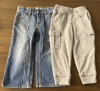 (2) Pantalones 2T: Garanimals gris cargo joggers y pantalones de mezclilla clásicos ajustables B’gosh Foto 1 de 4