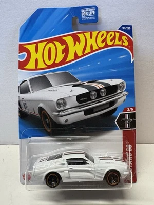 Hot Wheels 67 Shelby GT500 - Mustang 60 Error - Falta tampos de puerta lateral Foto 1 de 4