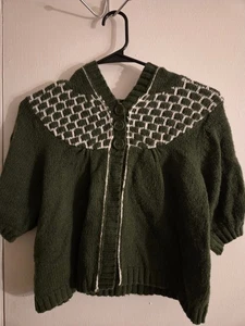 So Wear It Declare It Mädchen grüner 3-Knopf Pullover mit Kapuze Gr. L - Bild 1 von 7