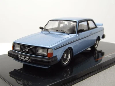 Volvo 242 Custom 1980 hellblau metallic Modellauto 1:43 ixo models - Bild 1 von 4