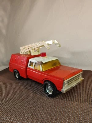 🔥Nylint Fire Department Emergency Response Team Vintage Metal Red Truck  - Image 1 of 4
