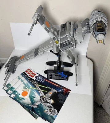 Lego 10227: Star Wars UCS B-Wing 99% complete with instruction manuals - Image 1 of 4