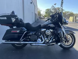 2014 Harley-Davidson FLHTCU - Electra Glide Ultra Classic - Picture 1 of 30