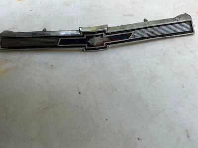 OEM GM 1968-1972 Chevrolet Nova Chevy II Pajarita Capucha Emblema Original 3945722 Foto 1 de 4