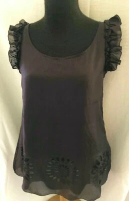 Letarte 黑色刺绣下摆荷叶边肩无袖衬衫 - XS 码全新带标签! — 第 1/2 张图片