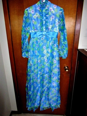 VESTIDO MAXI VINTAGE MOD AÑOS 70 AZUL GASA BLANCO MARGARITA VOLANTES DELANTERO S 8? BOHO RETRO  Foto 1 de 4