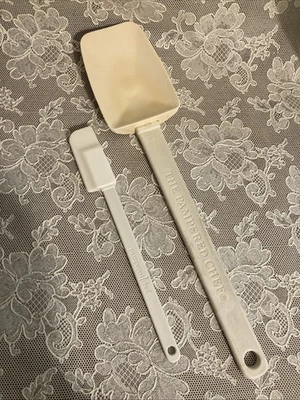 Lot Of 2 Classic Mix n Scraper 12.25” & 8” Silicone Head Pampered Chef White - Image 1 of 4