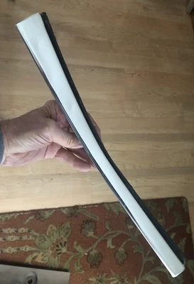 1970?-72? Cutlass Supreme 442 "OEM" RH Quarter Window Lower Trim Sweep A-Body Foto 1 de 4