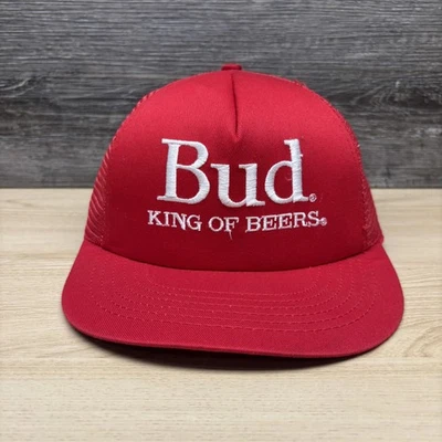 Gorra Budweiser Snap Back roja camionero hecha en EE. UU. bordada King of Beers Foto 1 de 4